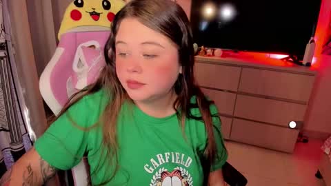   Independent model  online show from 01.31.26