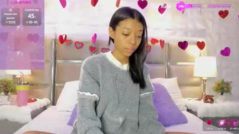 Snapshot of any_petitte chatting on 02.14.25 ANY online show from 02.14.25
