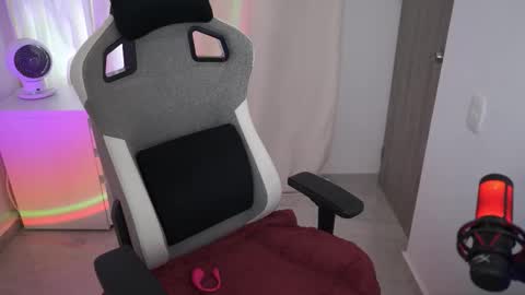 anya online show from 12.04.25