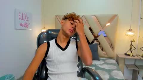 anyelotwink online show from 12.19.25