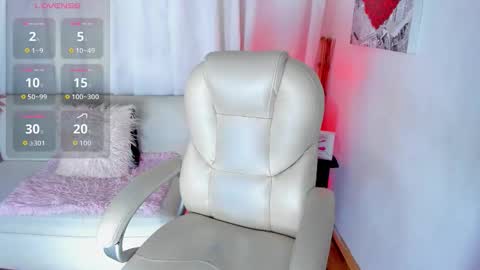 Anyi online show from 10.10.25