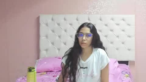 Snapshot of aome_rainbow2 chatting on 02.20.25 Aome Rainbow online show from 02.20.25