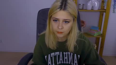 ApheliaStar online show from 10.28.25