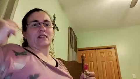 Snapshot of aphrodite60 chatting on 10.19.25 Aphrodite60 online show from 10.19.25