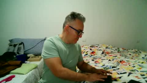 furry bear online show from 12.31.24