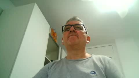 Snapshot of apixaba chatting on 09.22.25 furry bear online show from 09.22.25