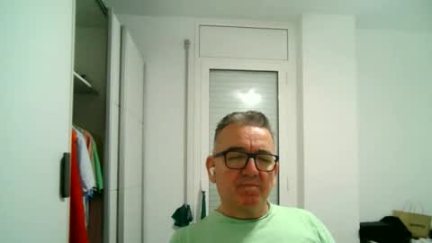 Snapshot of apixaba chatting on 10.13.25 furry bear online show from 10.13.25