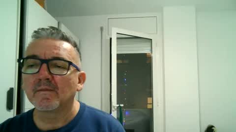 Snapshot of apixaba chatting on 11.01.25 furry bear online show from 11.01.25