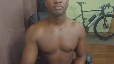 Snapshot of apollodarkmn chatting on 05.18.26 apollodarkmn online show from 05.18.26