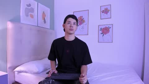 Apolo twink online show from 12.14.25