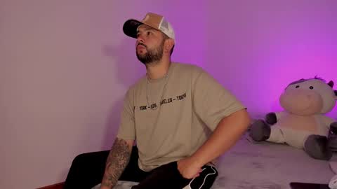 Snapshot of apolorising_ chatting on 09.16.25 Lola  Apolo online show from 09.16.25