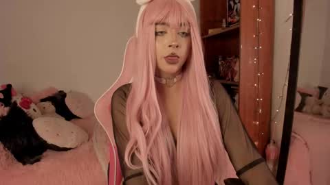 Snapshot of applebunny chatting on 11.27.25 online show from 11.27.25