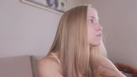  REYNA  my friend   online show from 06.06.26