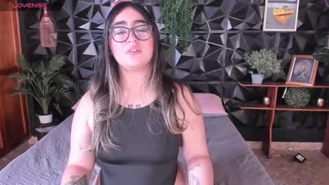 Snapshot of appril_foxx chatting on 10.01.25 apprilfoxx online show from 10.01.25