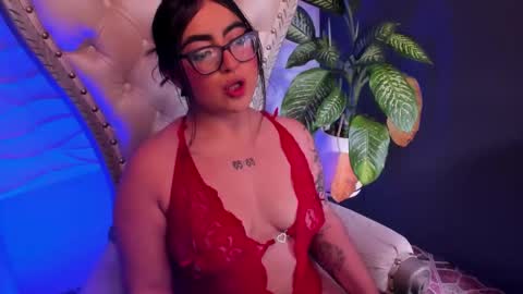 Snapshot of appril_foxx chatting on 10.29.25 apprilfoxx online show from 10.29.25