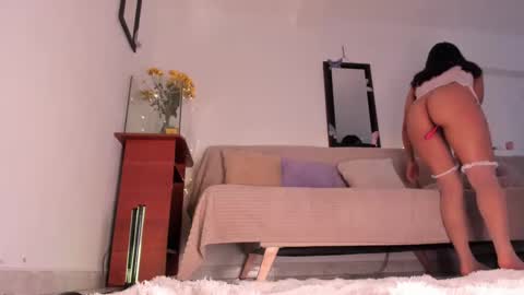 Snapshot of aprettyy chatting on 09.22.25 Anny online show from 09.22.25