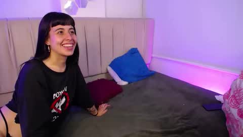 aprhil_blaze online show from 10.22.25