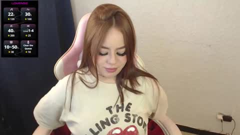 Snapshot of apriil_3 chatting on 12.16.25 Abril Freelance Model online show from 12.16.25