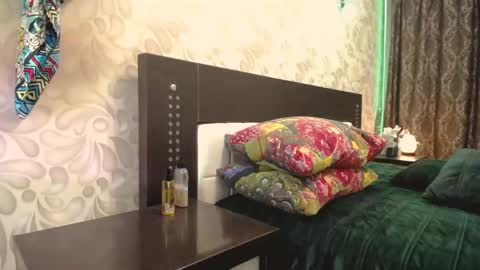 April Bronte online show from 01.28.25