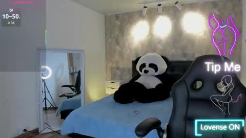 Snapshot of april_dumont chatting on 09.26.25  April  online show from 09.26.25