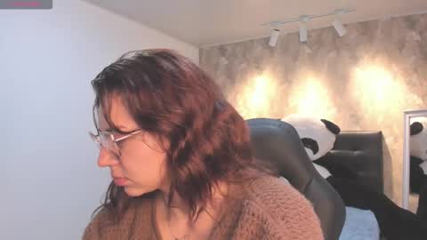 Snapshot of april_dumont chatting on 09.30.25  April  online show from 09.30.25