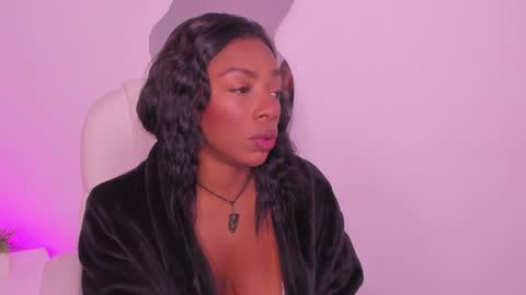 Snapshot of april_ebony18_ chatting on 01.10.25 April online show from 01.10.25
