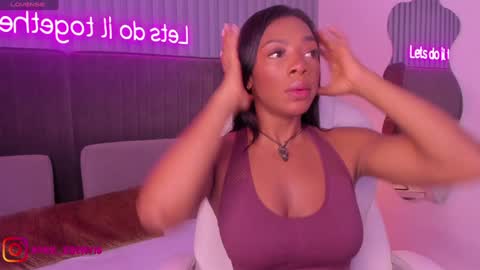 Snapshot of april_ebony18_ chatting on 02.04.25 April online show from 02.04.25