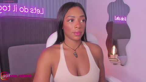 Snapshot of april_ebony18_ chatting on 02.05.25 April online show from 02.05.25