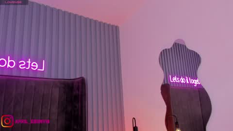 Snapshot of april_ebony18_ chatting on 02.08.25 April online show from 02.08.25