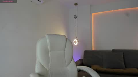 Snapshot of april_ebony18_ chatting on 03.12.25 April online show from 03.12.25