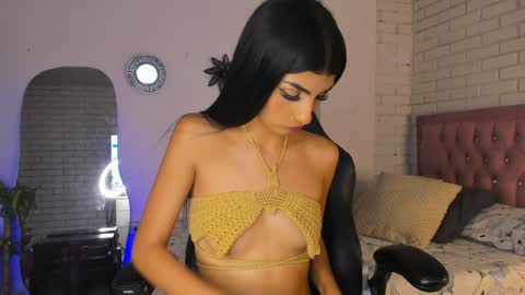 Scarlett Independent Model  online show from 12.19.24