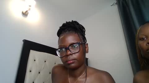 Snapshot of april_scovia chatting on 11.30.25 April online show from 11.30.25