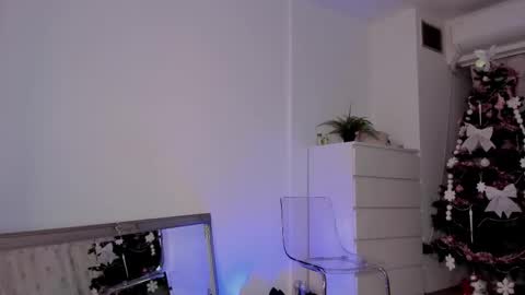 Laura online show from 11.27.25