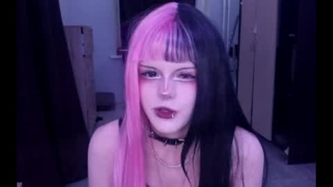 Snapshot of aprilspark chatting on 04.19.26 Alice D online show from 04.19.26