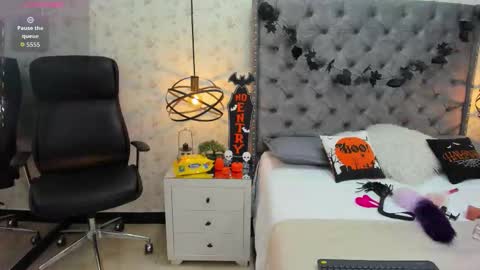 Snapshot of aprilwatson chatting on 10.20.25 April online show from 10.20.25