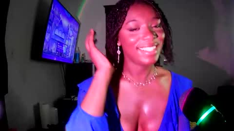 Snapshot of aquaesse chatting on 06.19.26 Aquaesse online show from 06.19.26