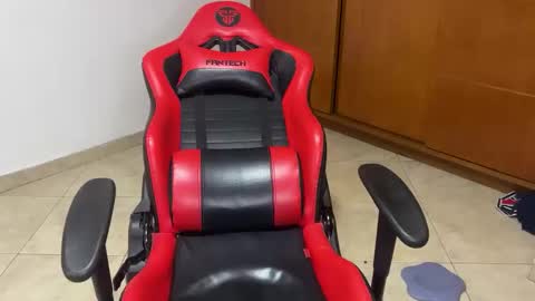 Snapshot of aquilesmade chatting on 12.17.24 Aquilesmade online show from 12.17.24