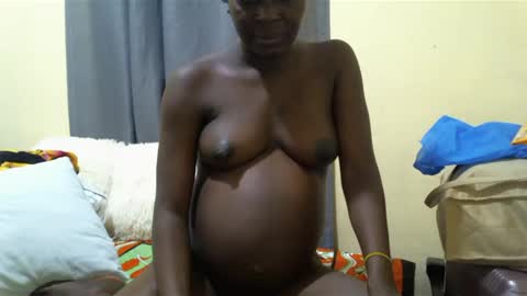 Snapshot of ara_bellah chatting on 12.18.24 ara bellah online show from 12.18.24