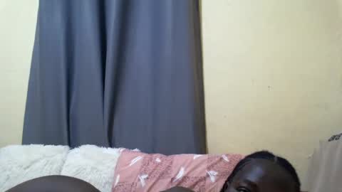 Snapshot of ara_bellah chatting on 12.23.24 ara bellah online show from 12.23.24