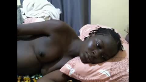 Snapshot of ara_bellah chatting on 12.25.24 ara bellah online show from 12.25.24