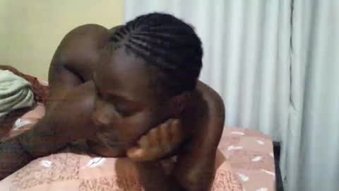 Snapshot of ara_bellah chatting on 10.18.25 ara bellah online show from 10.18.25