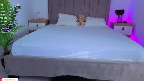 IsaBella online show from 12.02.25