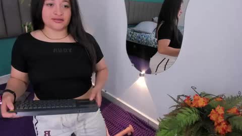 aradia_kiss online show from 09.27.25