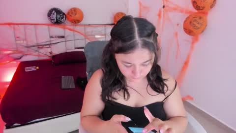 aradia_kiss online show from 10.15.25