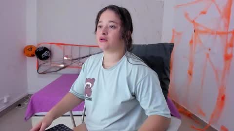 aradia_kiss online show from 10.20.25