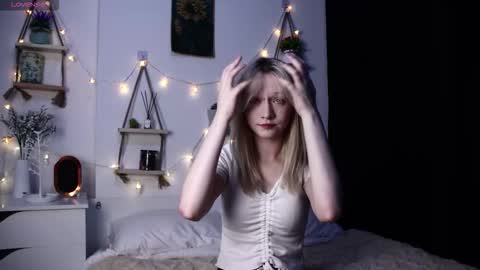 Snapshot of arcticaryder chatting on 09.25.25 Jenny online show from 09.25.25