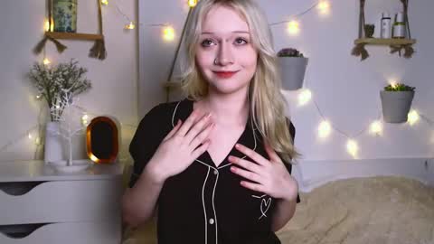 Snapshot of arcticaryder chatting on 09.26.25 Jenny online show from 09.26.25