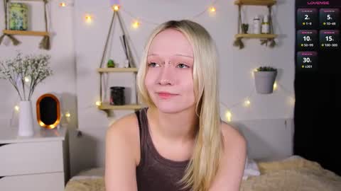 Snapshot of arcticaryder chatting on 10.03.25 Jenny online show from 10.03.25