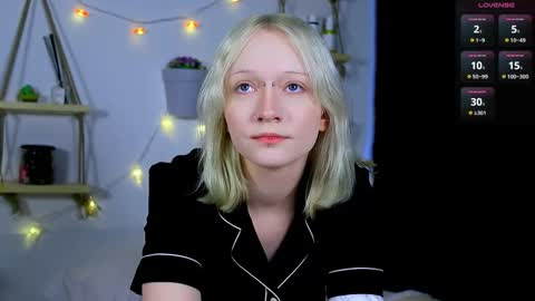 Snapshot of arcticaryder chatting on 10.16.25 Jenny online show from 10.16.25