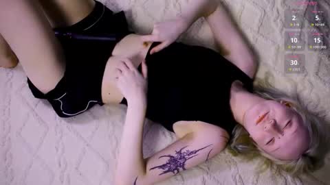 Snapshot of arcticaryder chatting on 10.23.25 Jenny online show from 10.23.25